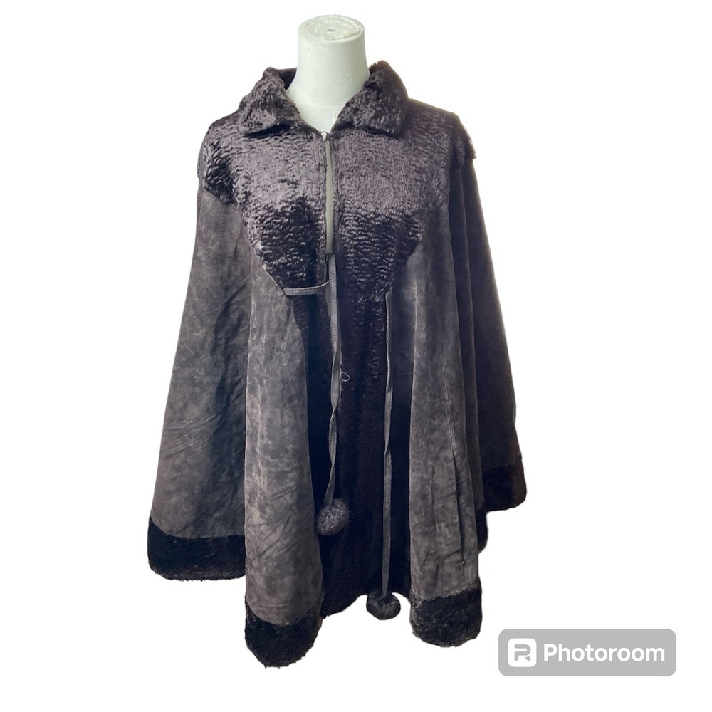 Komitor Cape Poncho One Size Up To 26w Leather Women's